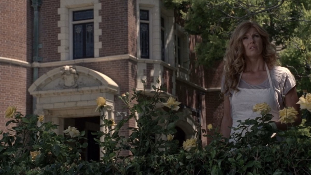 Connie Britton in american horror story murder house