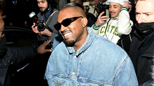 Kanye West Rolls In Mercedes-Benz Minivan That Cost Over $400,000 - Vimarsana News