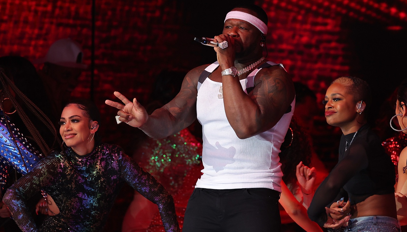 50 Cent makes surprise appearance during Super Bowl Halftime Show