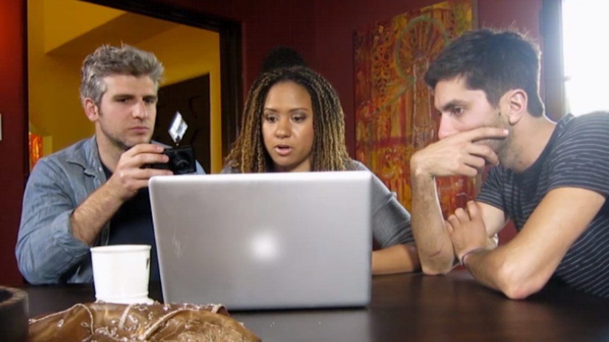Tracie is shocked by what she sees on the computer on Catfish.