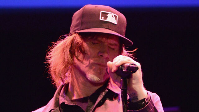 Music World Pays Tribute to Late Rock Icon Mark Lanegan - Vimarsana News