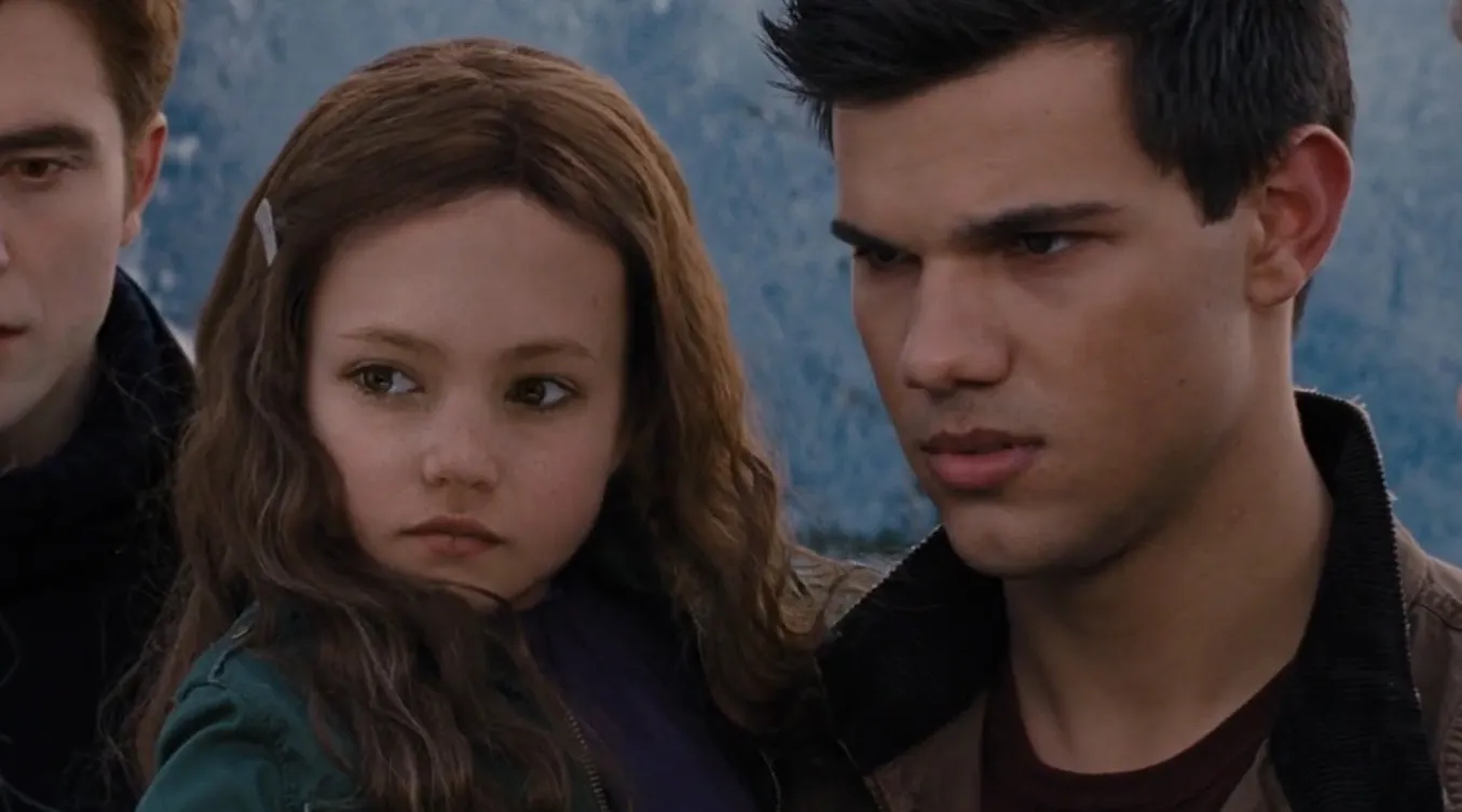 Jacob with Renesmee in Twilight_ Breaking Dawn