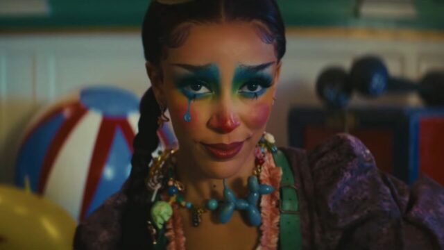 Doja Cat Covers Hole's 'Live Through This' for Taco Bell Superbowl Ad - Vimarsana News