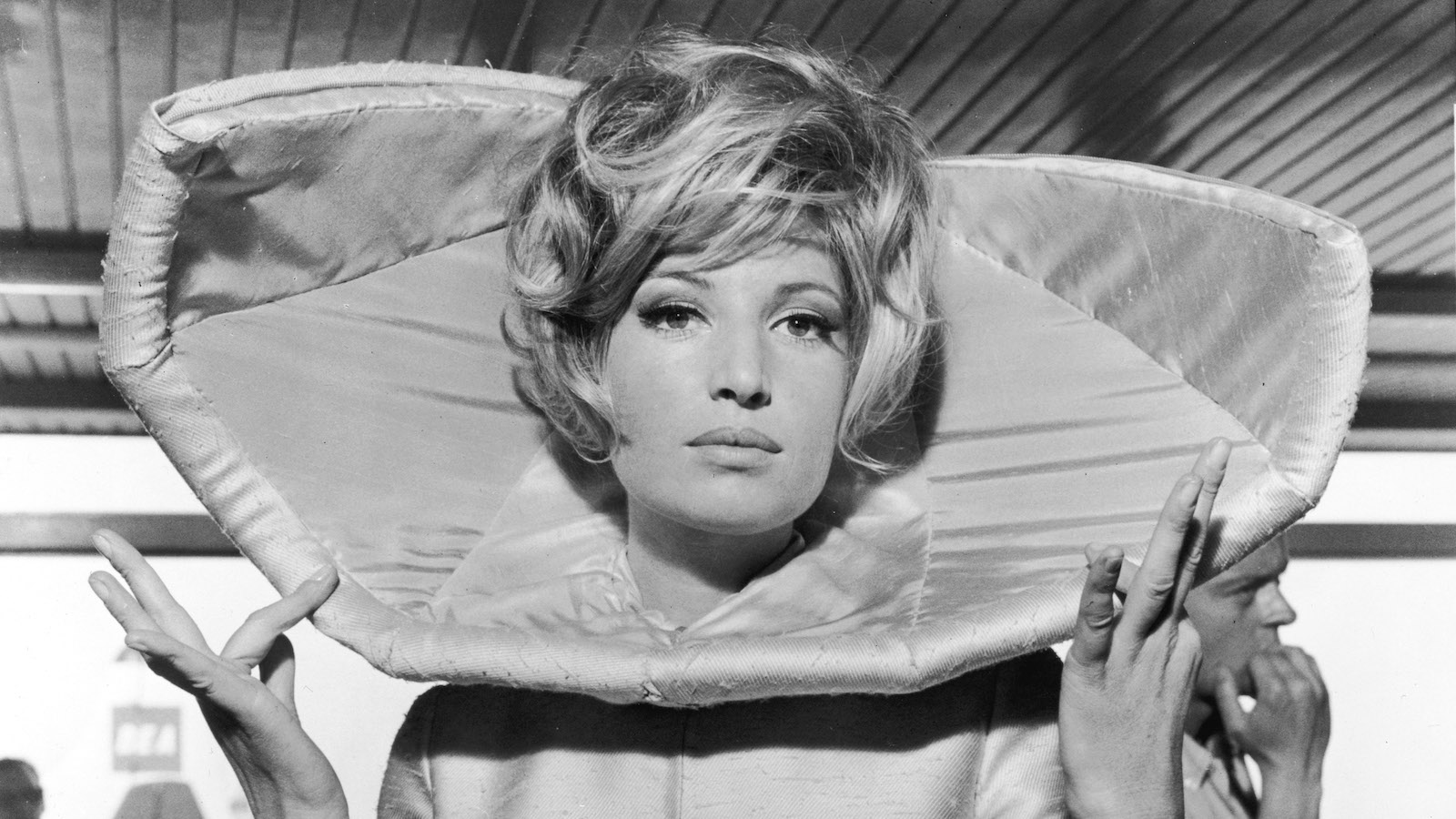 Italian Cinema Legend Monica Vitti Dies at 90(02)