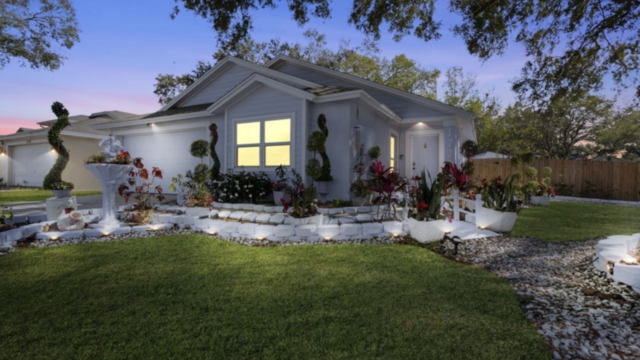 'Edward Scissorhands' House Up for Sale, Comes with Movie Memorabilia - Vimarsana News
