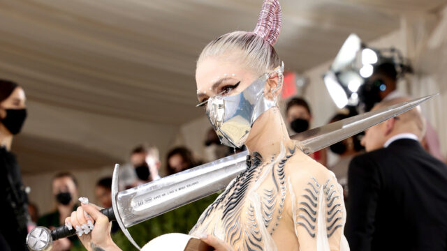 Grimes Houseboat Story In 'Vanity Fair' Even Weirder Than Imagined - Vimarsana News