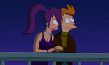 Fry and Leela holding hands in Futurama.