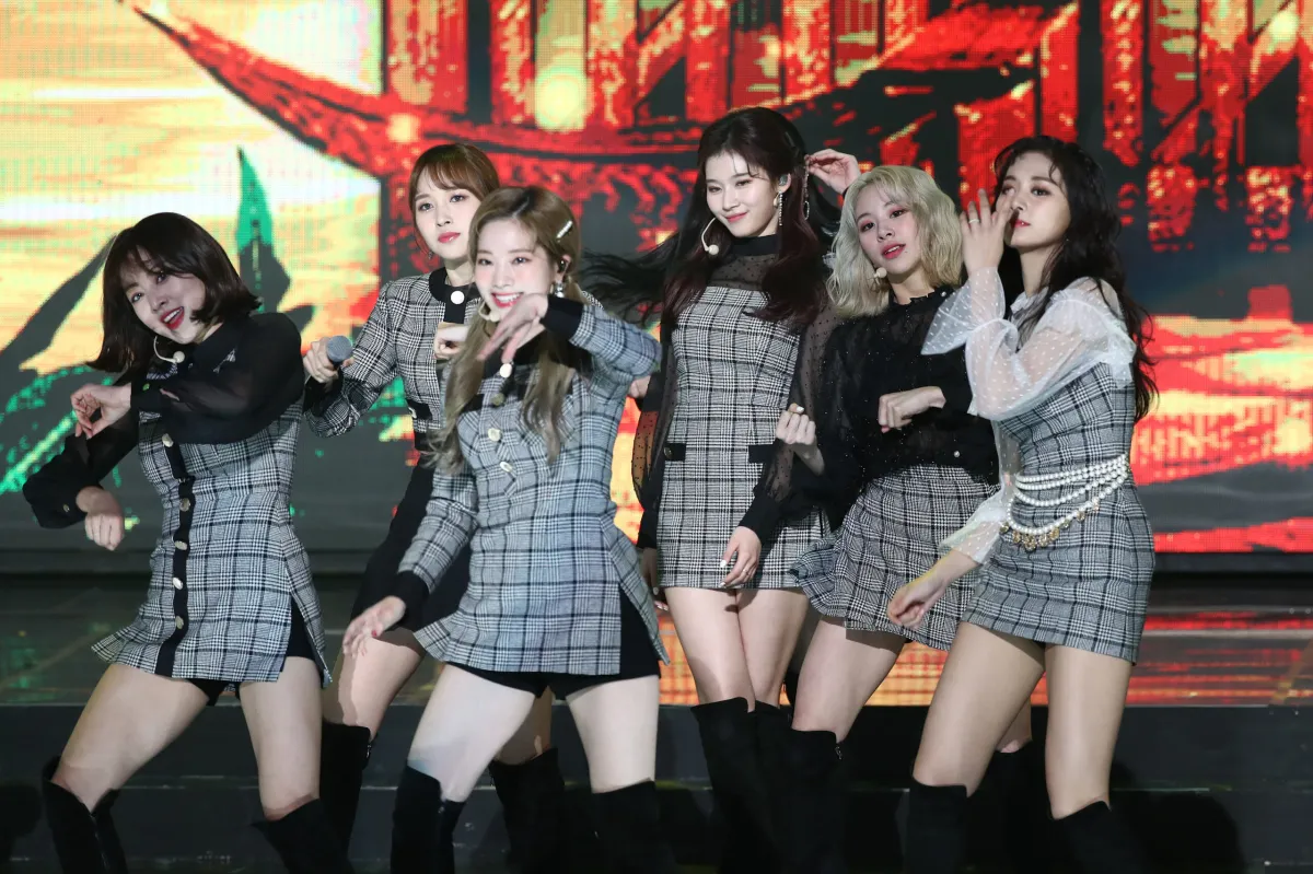twice girl group how many members k-pop