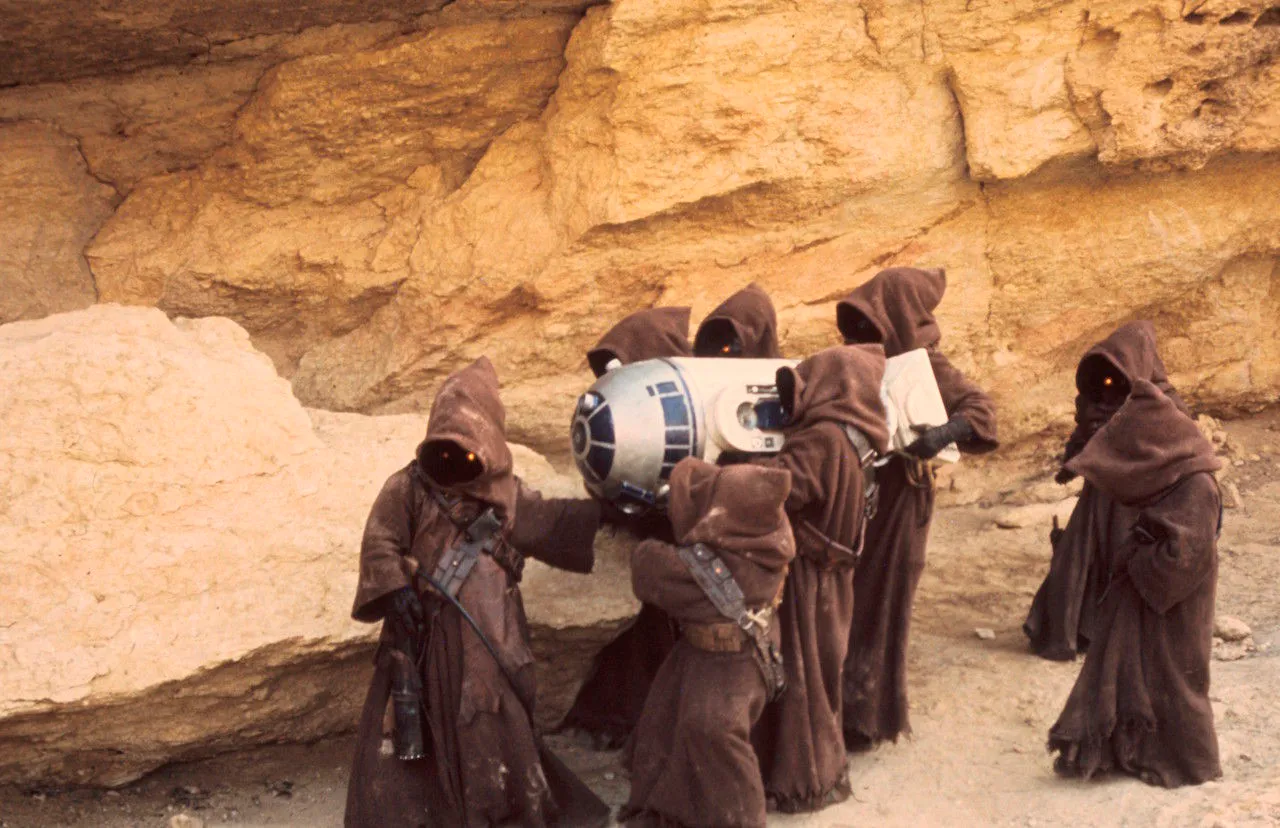 What Do Star Wars Jawas Look Like Under Their Hoods