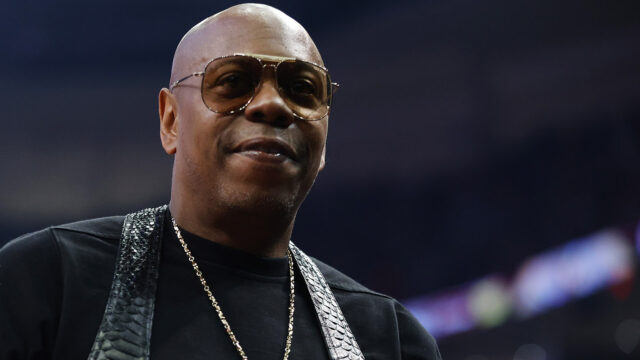 Chappelle's Surprise Shows Sell Out Within an Hour - Vimarsana News
