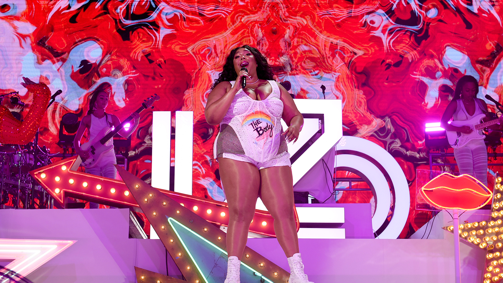 lizzo performing