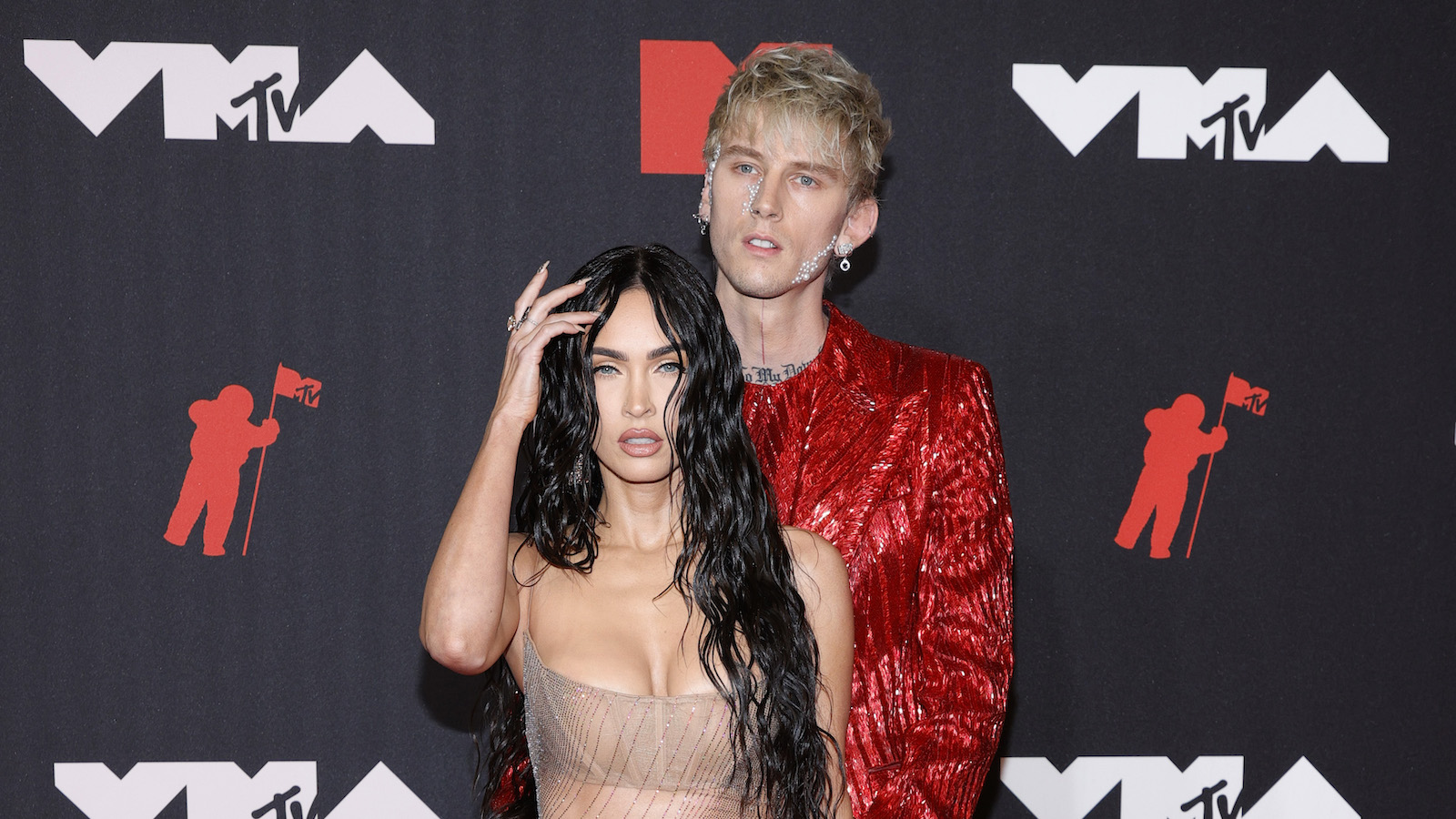 Megan Fox clarifies the portion size of Machine Gun Kelly’s blood she consumes