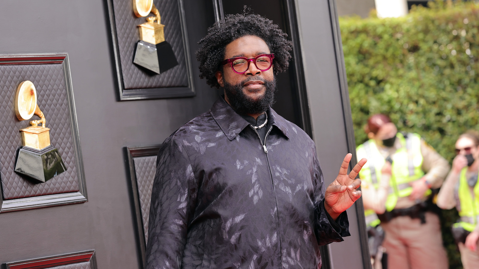 Questlove Rocks the Grammys Red Carpet in Crocs