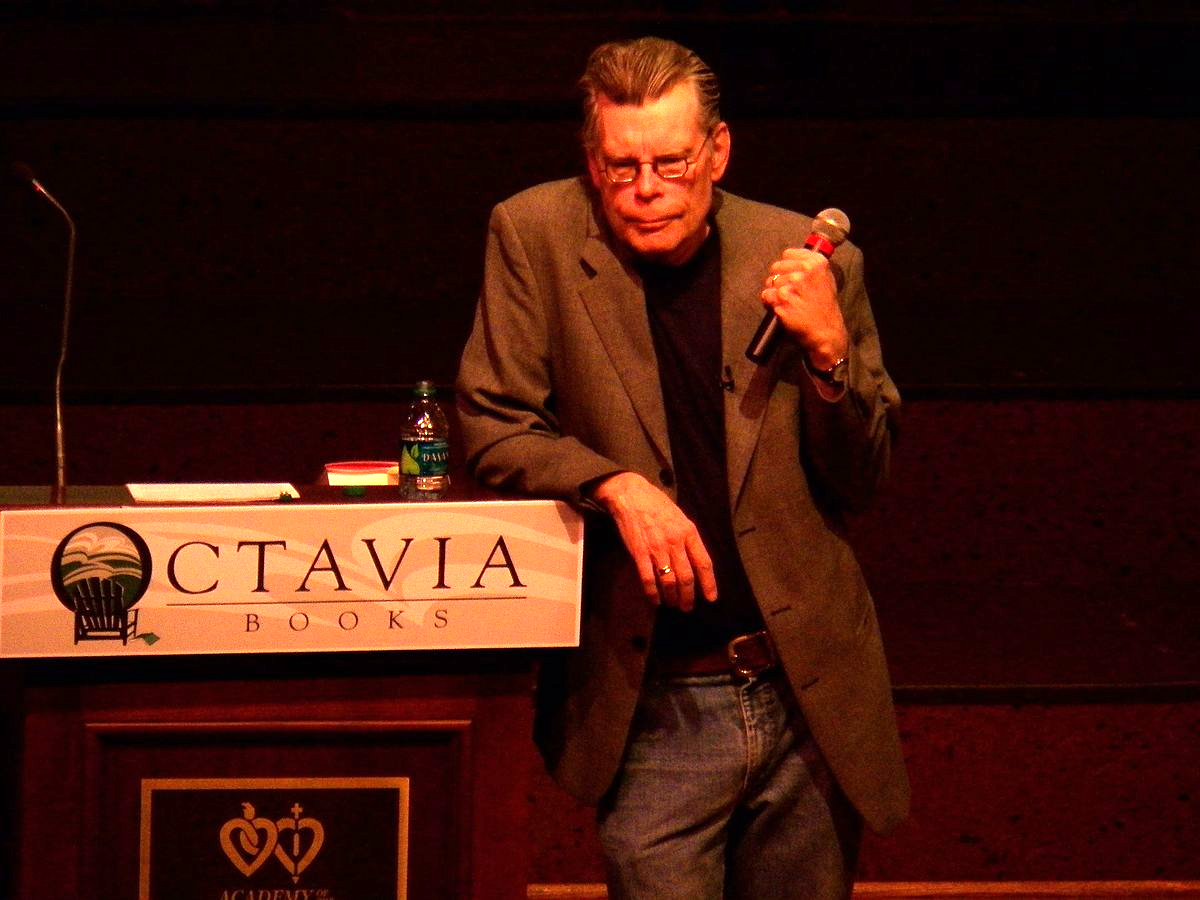Stephen King takes to Twitter to prove that his new book exists