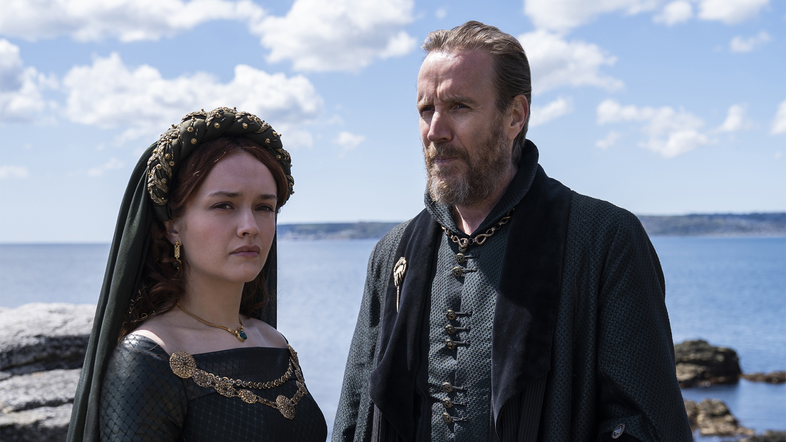 olivia cooke as alicent hightower rhys ifans as otto hightower hbo house of the dragon