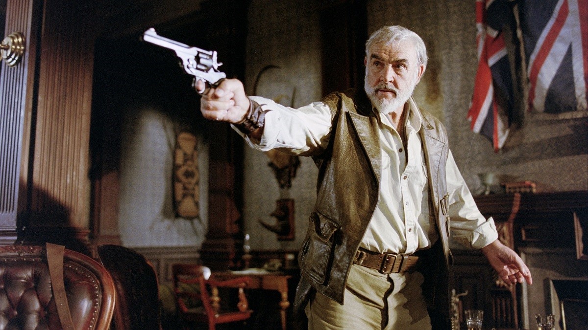 Allan Quatermain aiming a pistol in "The League of Extraordinary Gentlemen"