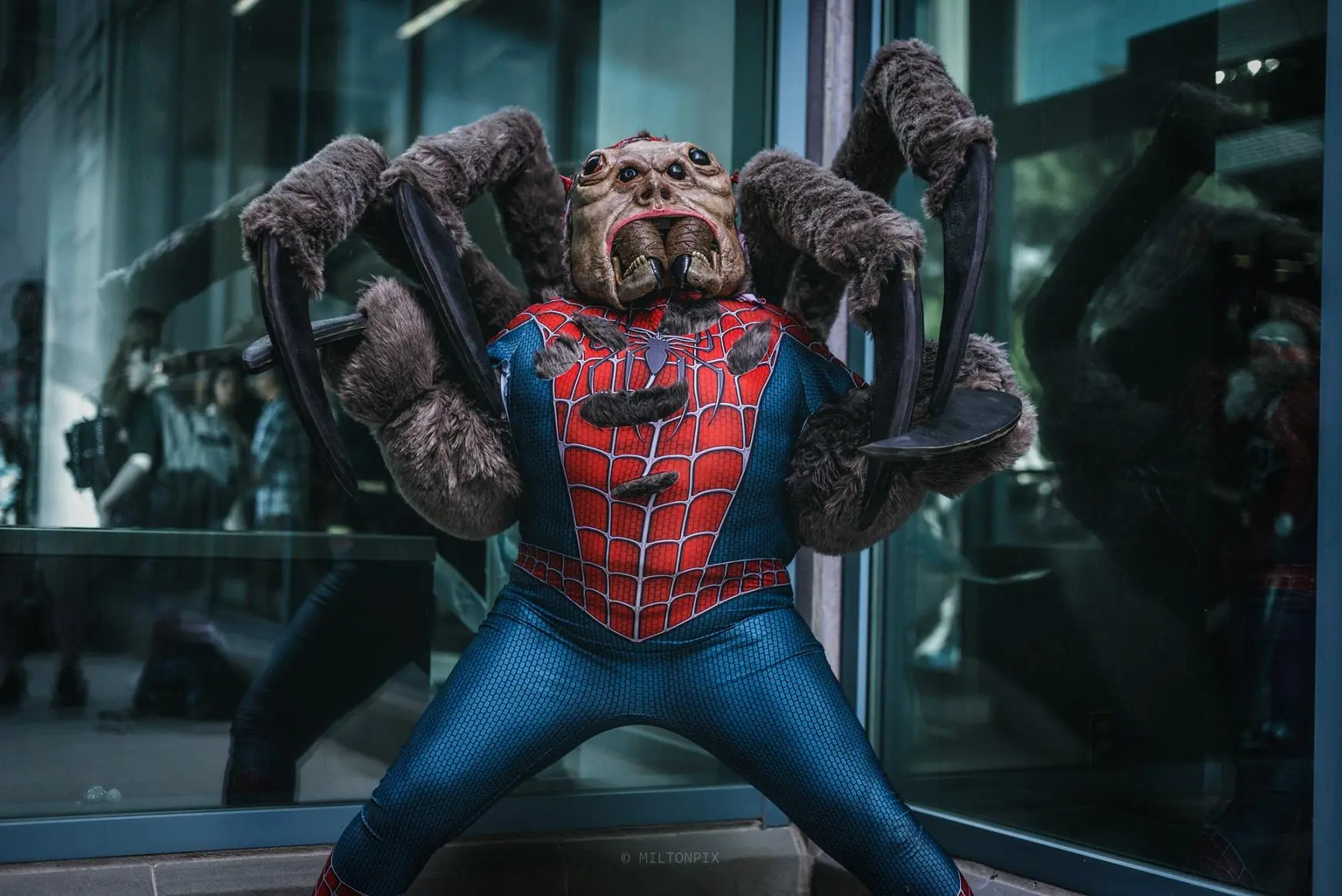 Marvel Fan Shows Off Terrifying Man-Spider Cosplay
