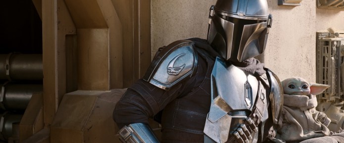 Latest Star Wars News: ‘Mandalorian’ moment flashes back to heavily memed sci-fi classic as fans seek Pedro Pascal fix in other media