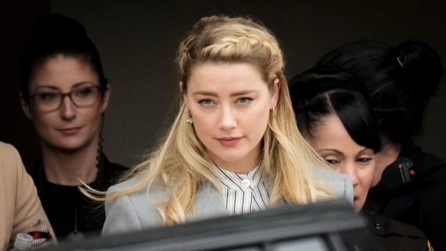 Actress Amber Heard departs the Fairfax County Courthouse on May 27, 2022 in Fairfax, Virginia. Closing arguments in the Depp v. Heard defamation trial, brought by Johnny Depp against his ex-wife Amber Heard, concluded today and jury deliberations begin.