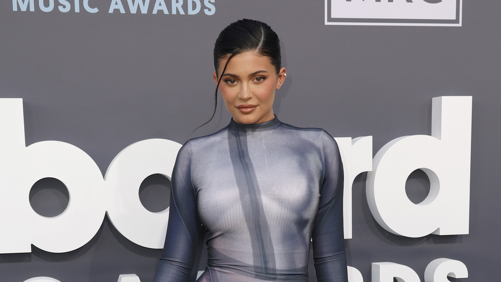 Kylie Jenner Goes to Target Following Private Jet Controversy - Vimarsana News