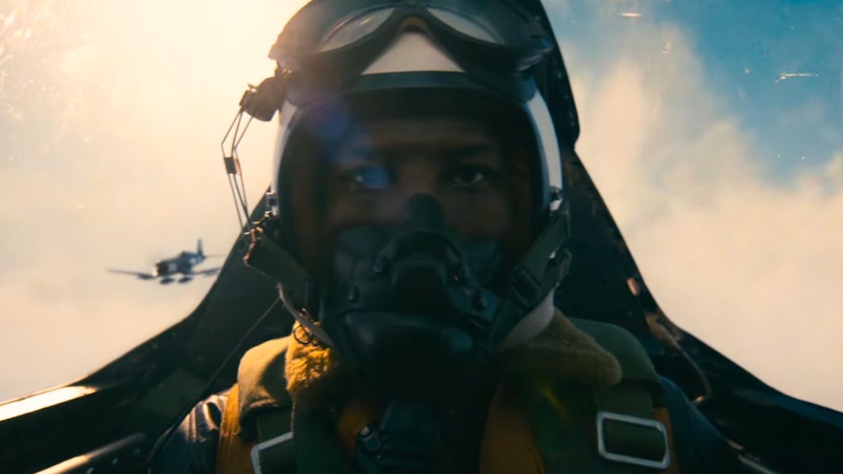 Jonathan Majors no papel de piloto de caça em “Devotion”