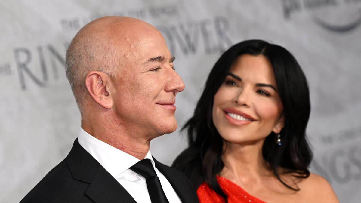 Jeff Bezos, Founder and Executive Chairman Lauren Sánchez attend 'The Lord of the Rings: The Rings of Power" World Premiere at Odeon Luxe Leicester Square on August 30, 2022 in London, England.