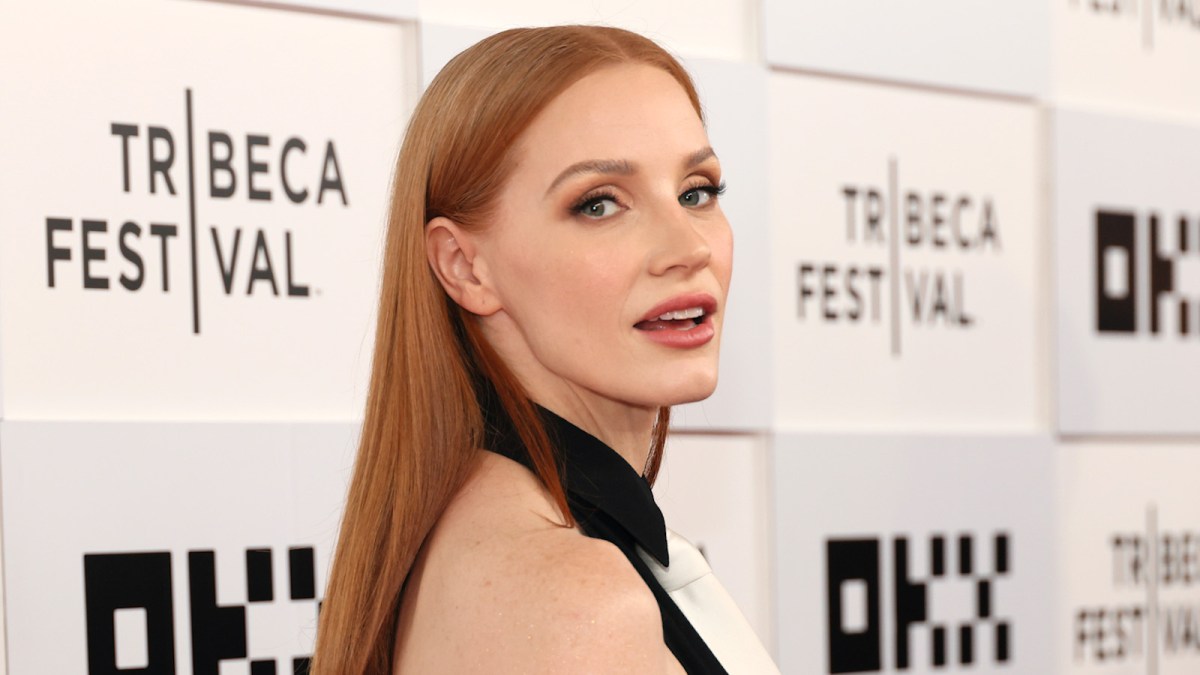 Jessica Chastain posing on the red carpet