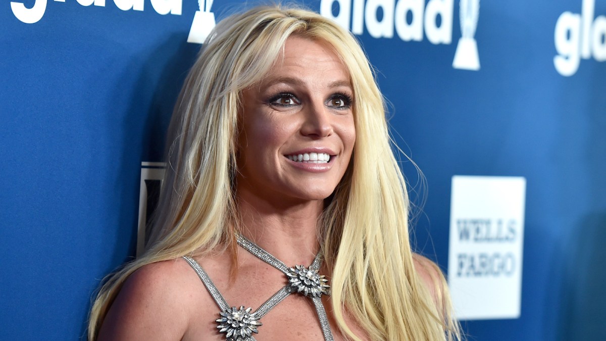Britney Spears smiles on the red carpet of the GLAAD Awards