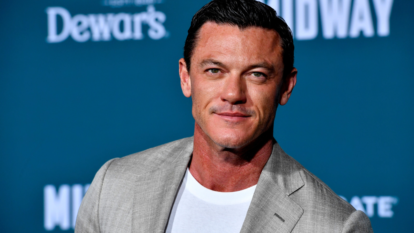 Luke Evans Still Hasn't Given Up on 'Beauty and the Beast' Spinoff Series - Vimarsana News