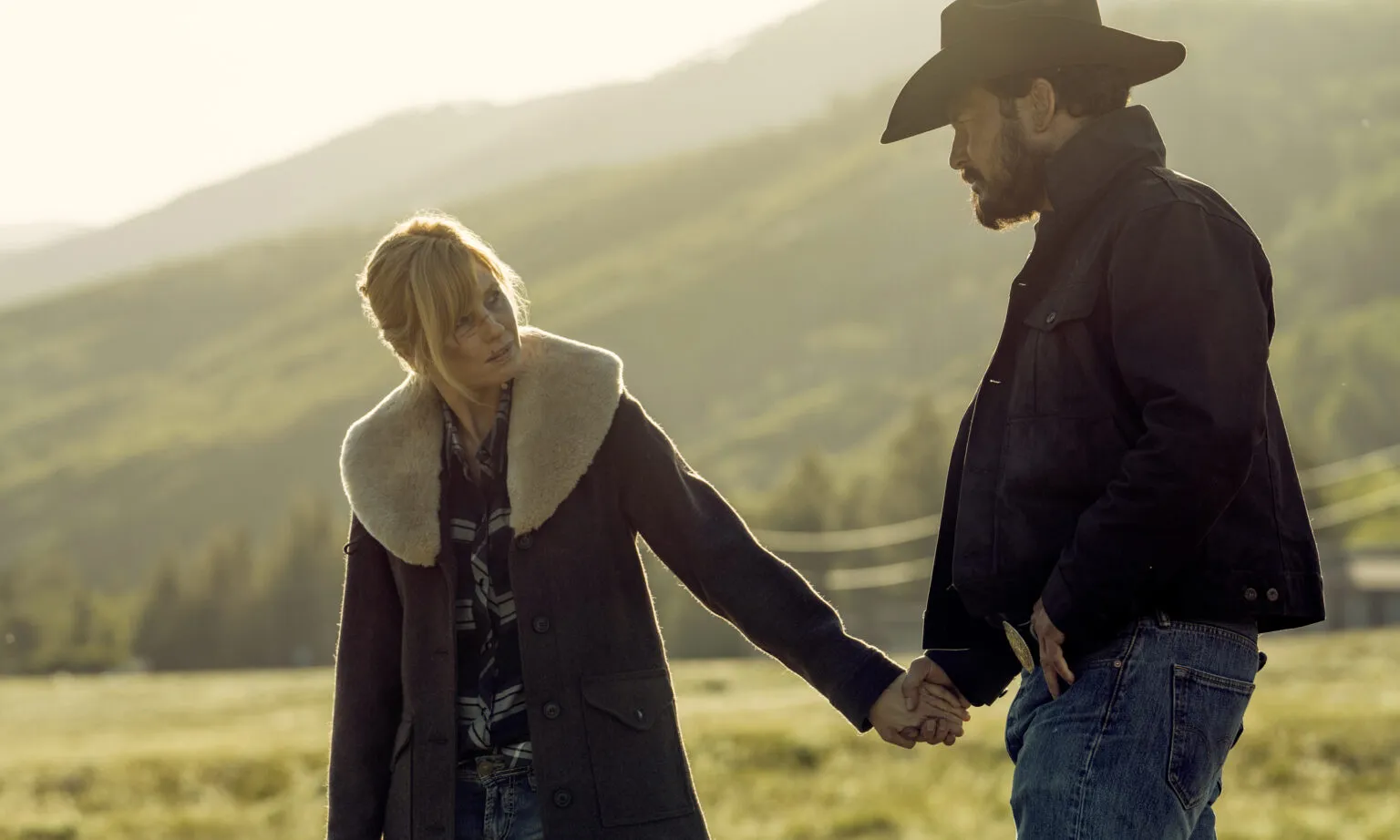 Beth And Rip Get Intimate During ‘yellowstone Season Five Premiere 7737