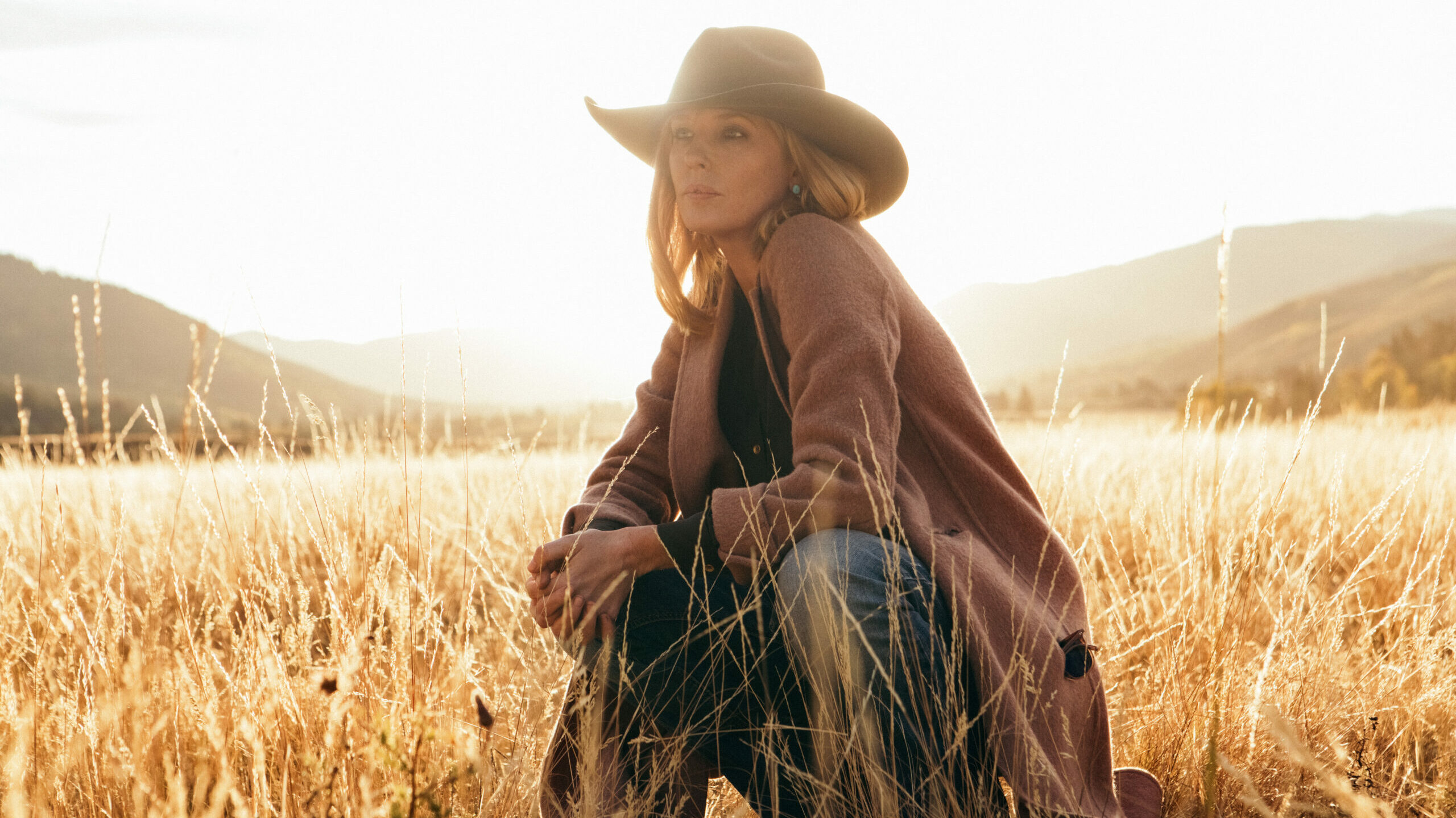 ‘Yellowstone’ Star Kelly Reilly Talks Turning Into Beth Dutton Forward