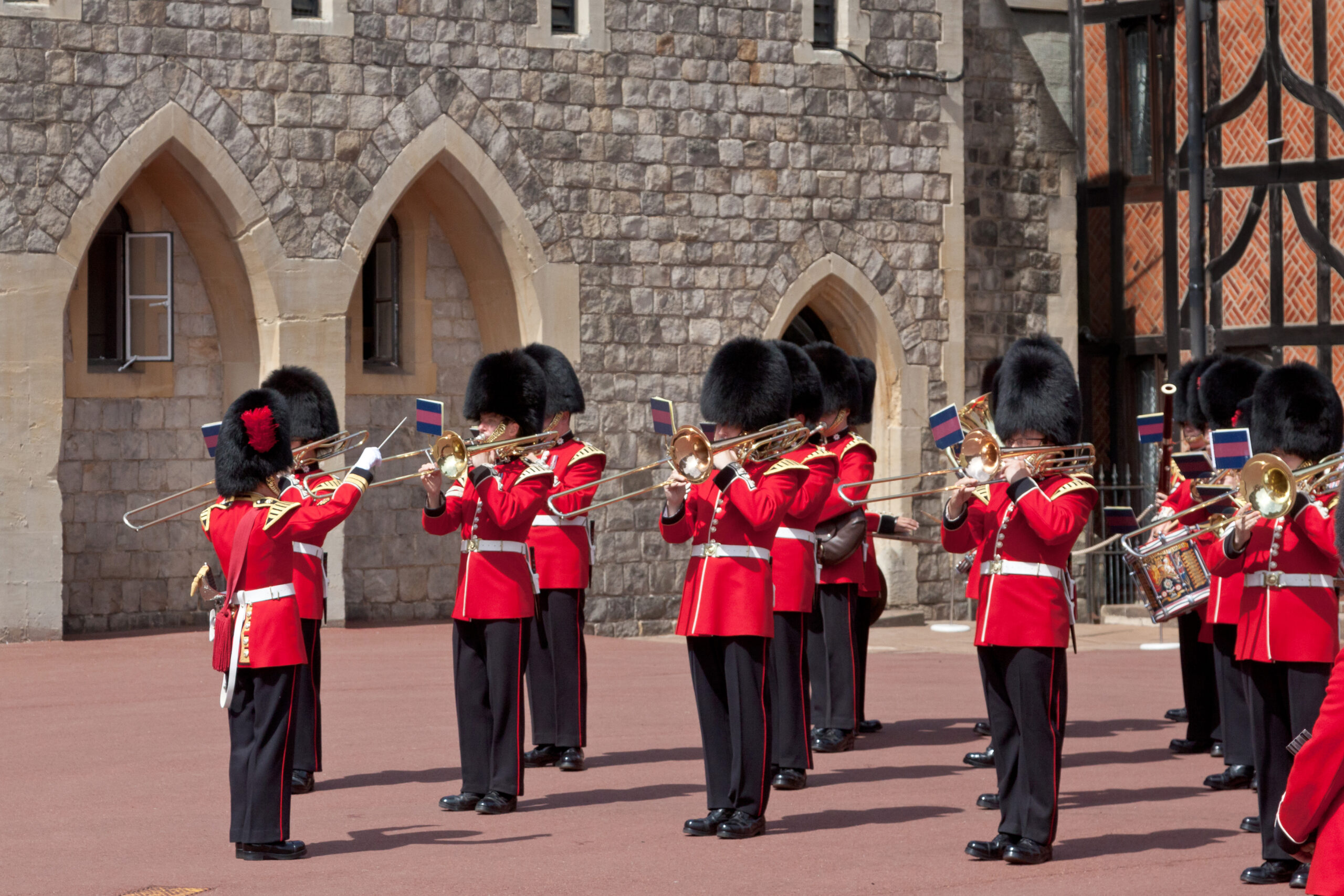The World Remembers When the Queen Broke a 600-year-old Tradition to Honor 9/11 - Vimarsana News