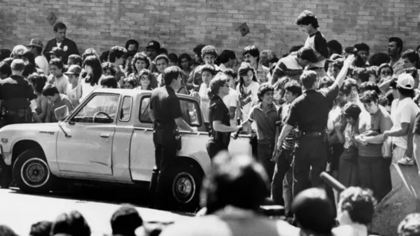 East LA neighborhood apprehending Richard Ramirez