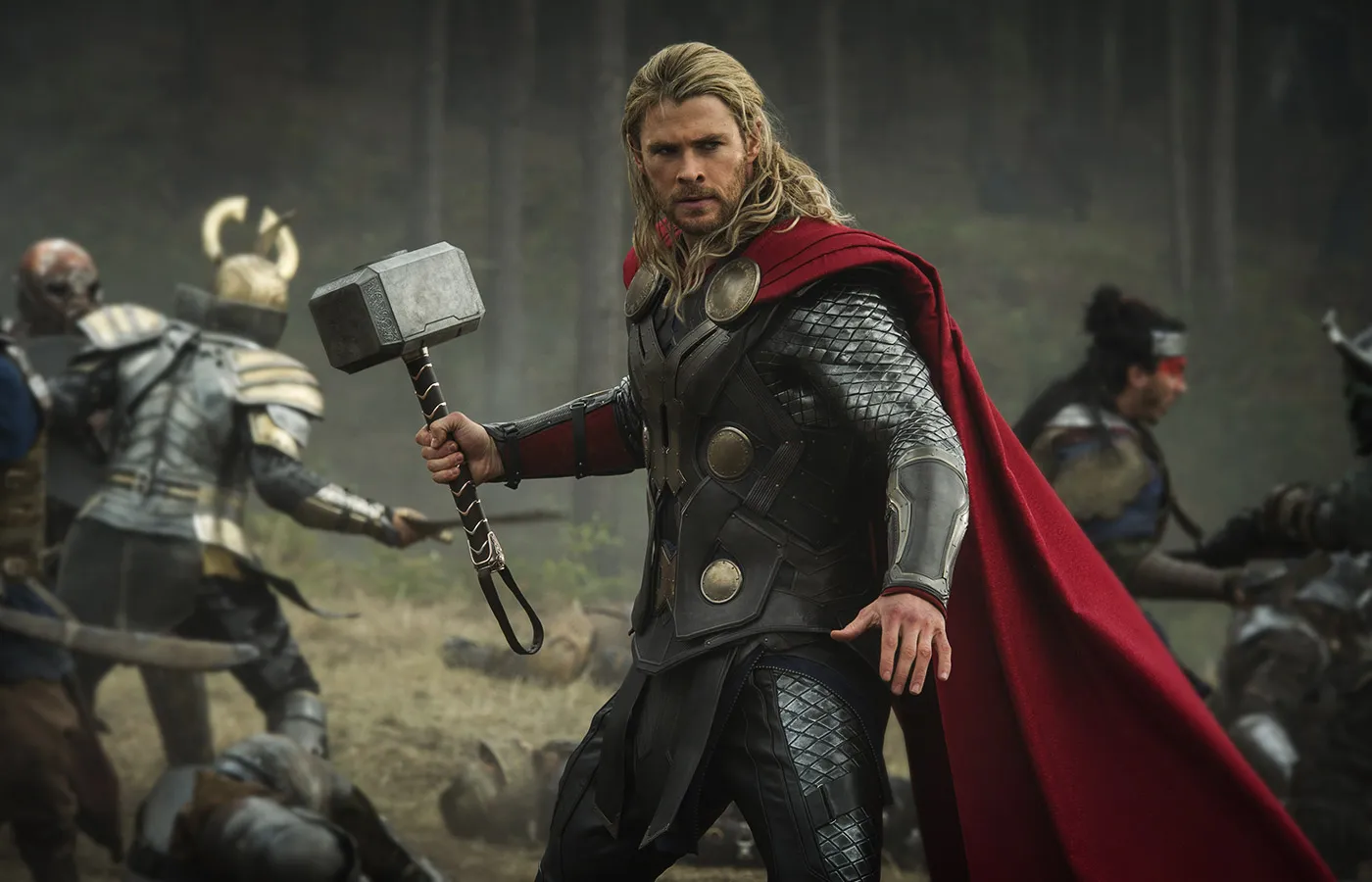 Chris Hemsworth como Thor, Thor: O Mundo Sombrio (2013)