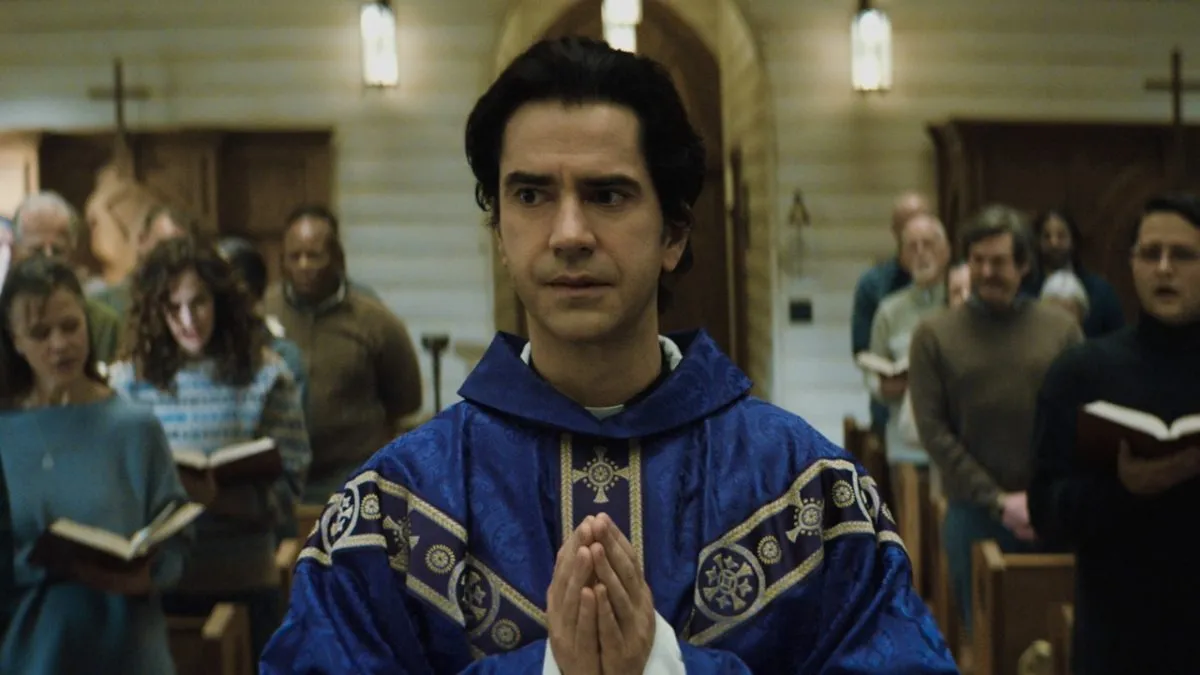 Hamish Linklater as Father Paul Hill on Netflix’s ‘Midnight Mass’