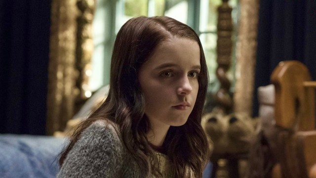 Mckenna Grace Assombração da Casa da Colina