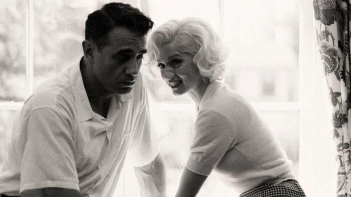 Blonde Movie showing Marilyn with her husband DiMaggio