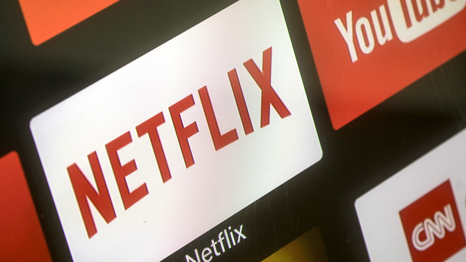 Logo Netflix hiển thị trên màn hình TV