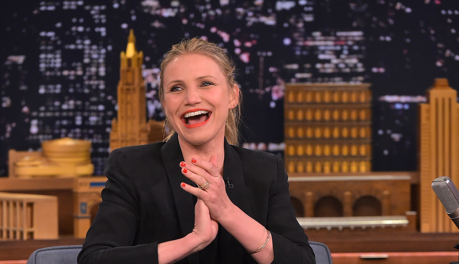 Cameron Diaz sits on the couch during an appearance on Late Night With Jimmy Fallon