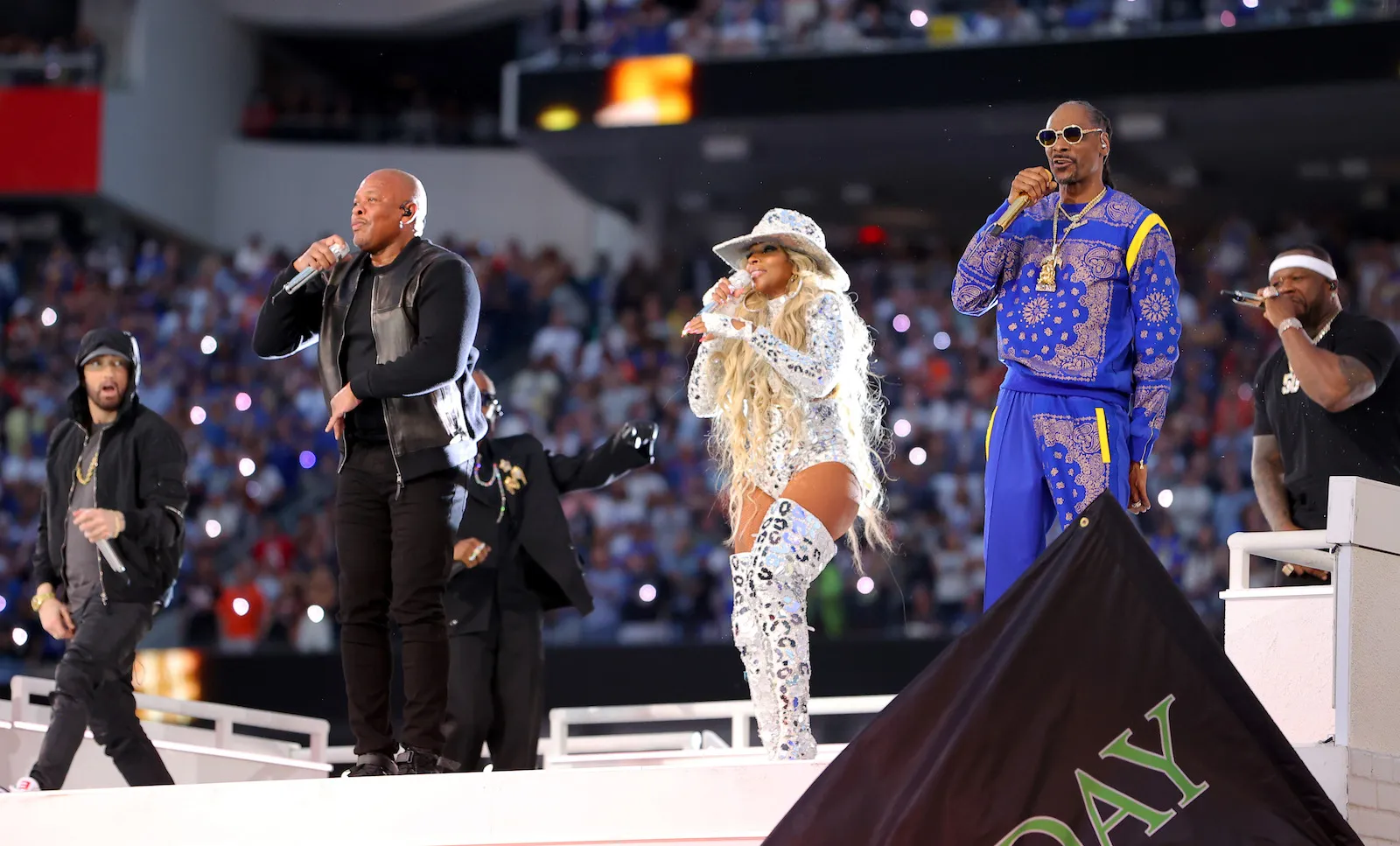 Snoop Dogg Dr Dre Eminem Super Bowl 2022 show
