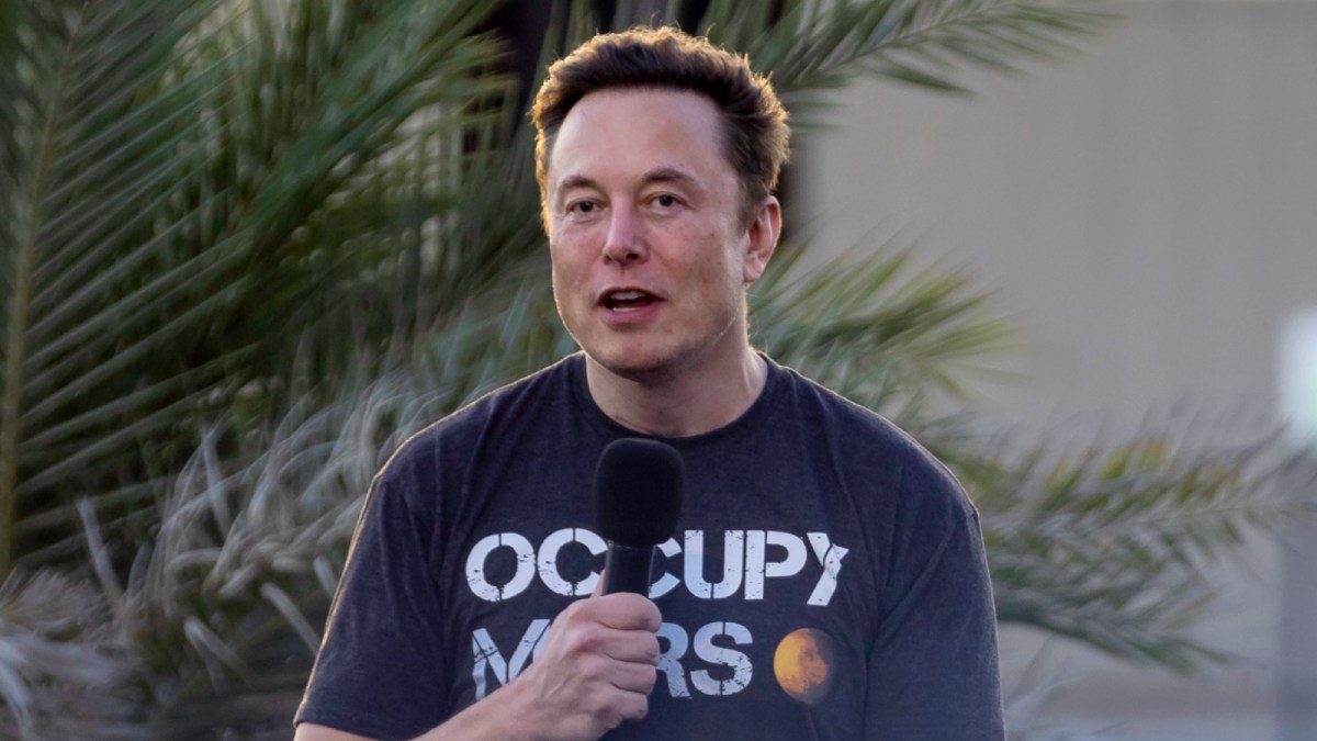 SpaceX founder Elon Musk speaks during a T-Mobile and SpaceX joint event on August 25, 2022 in Boca Chica Beach, Texas.