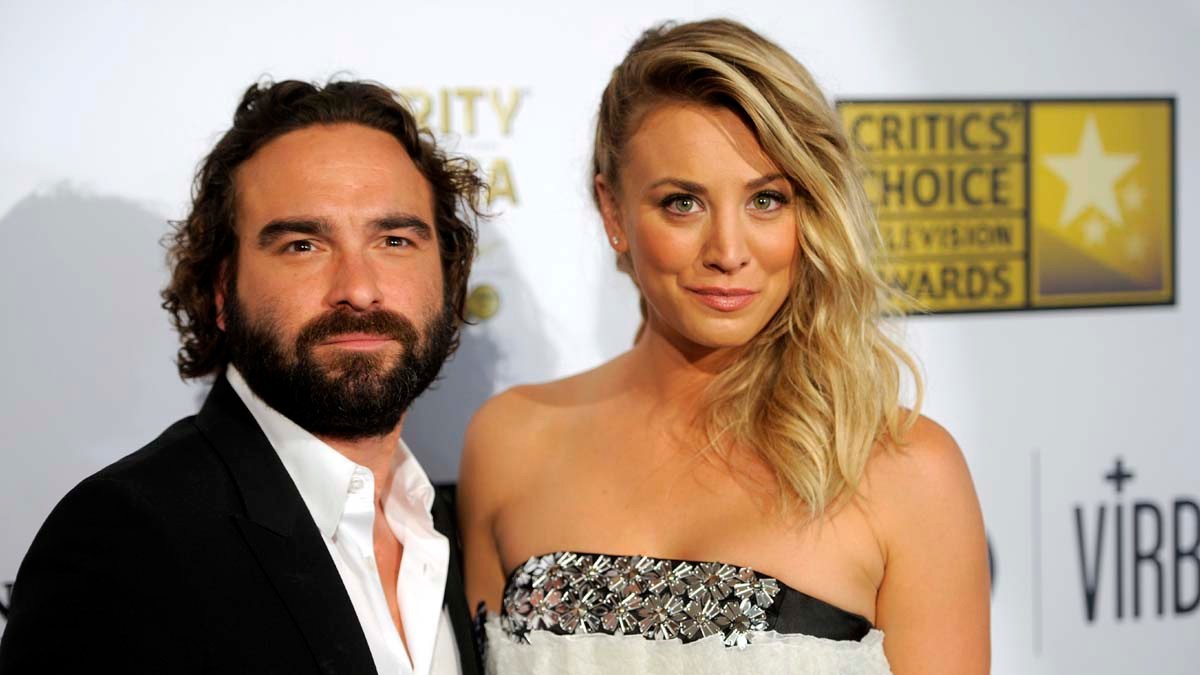 More Is Revealed of Kaley Cuoco and Johnny Galecki's Romance