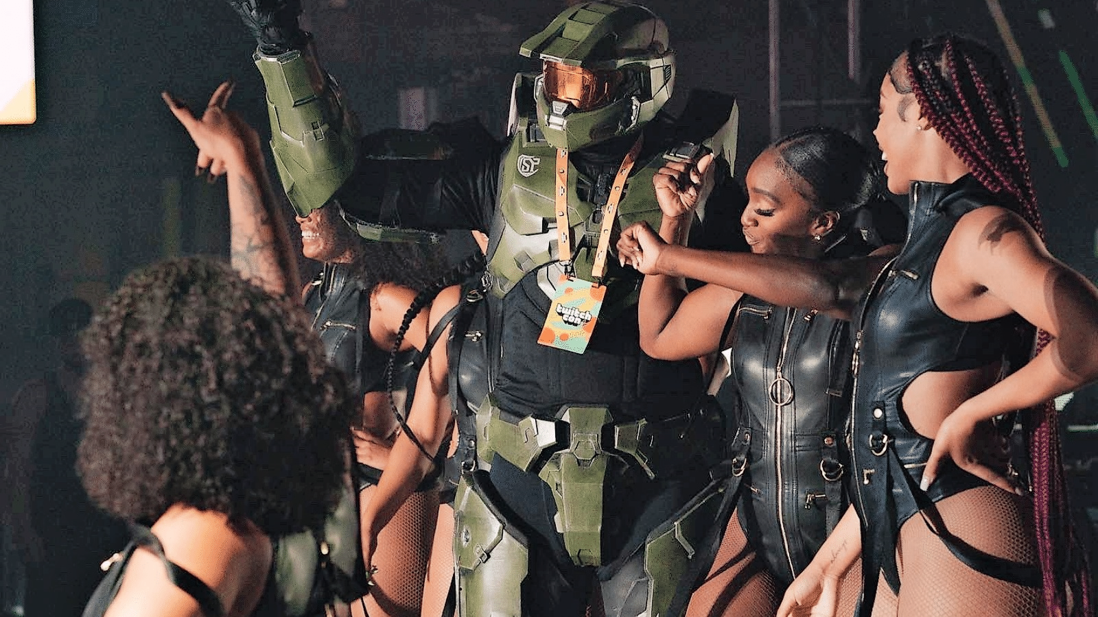 Megan Thee Stallion and Master Chief Twerk on TwitchCon