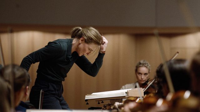 Cate Blanchett as Lydia in Tar conducts the orchestra during rehearsal