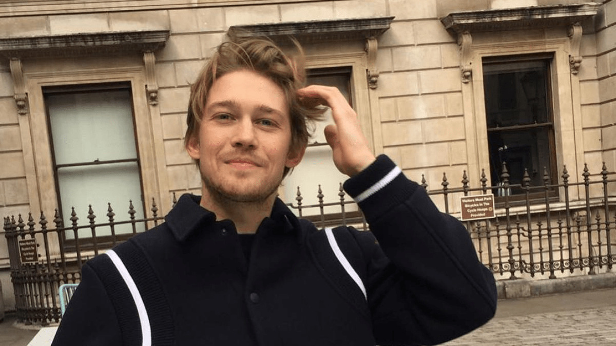 Does Joe Alwyn Have Tattoos?