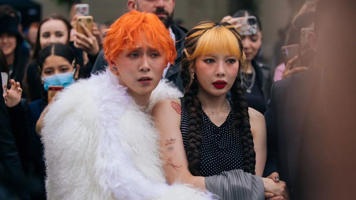 K-pop stars HyunA&DAWN after the Loewe show at Tennis Club de Paris during Paris Fashion Week Mens Spring/Summer 2022 on June 25, 2022 in Paris, France. (Photo by Melodie Jeng/Getty Images)