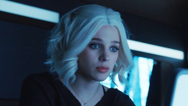 Why did Raven's hair suddenly turn blonde in 'Titans' season 4?