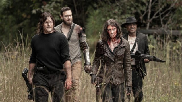 Norman Reedus as Daryl Dixon, Ross Marquand as Aaron, Lauren Cohan as Maggie Rhee, Seth Gilliam as Father Gabriel Stokes - The Walking Dead _ Season 11, Episode 16