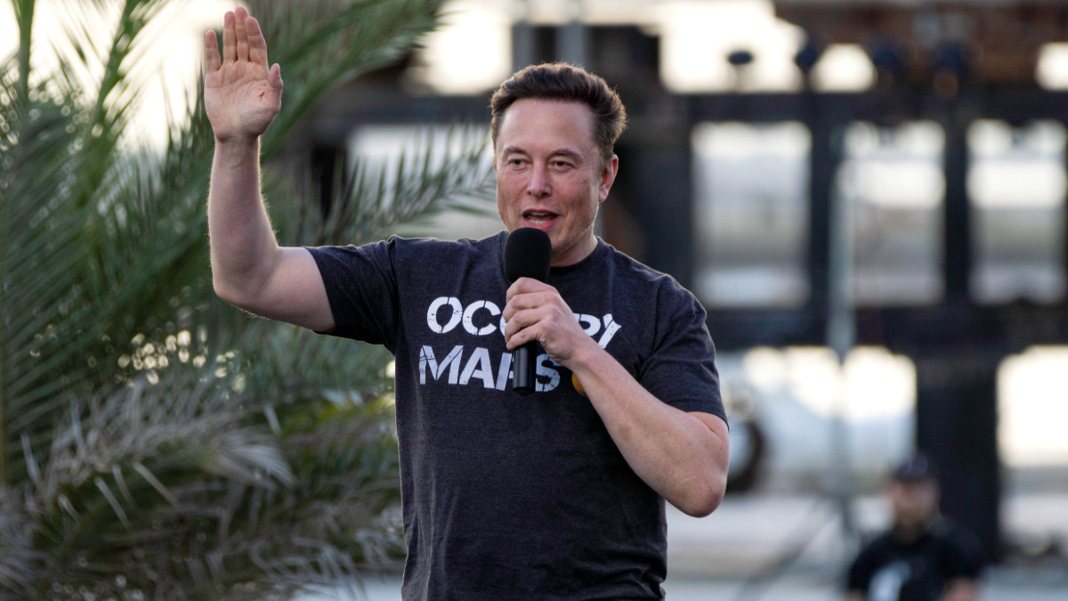 SpaceX founder Elon Musk speaks during a T-Mobile and SpaceX joint event on August 25, 2022 in Boca Chica Beach, Texas.