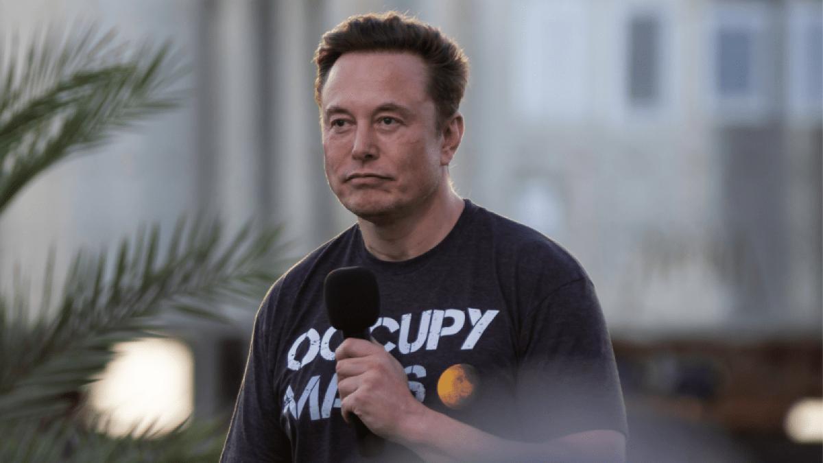 Elon Musk trashes former employee